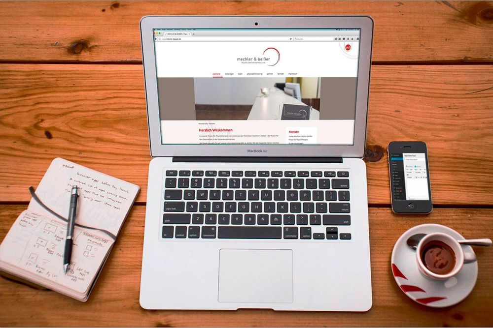 Webseite Physiotherapie Mechler Beißer auf einem MacBook