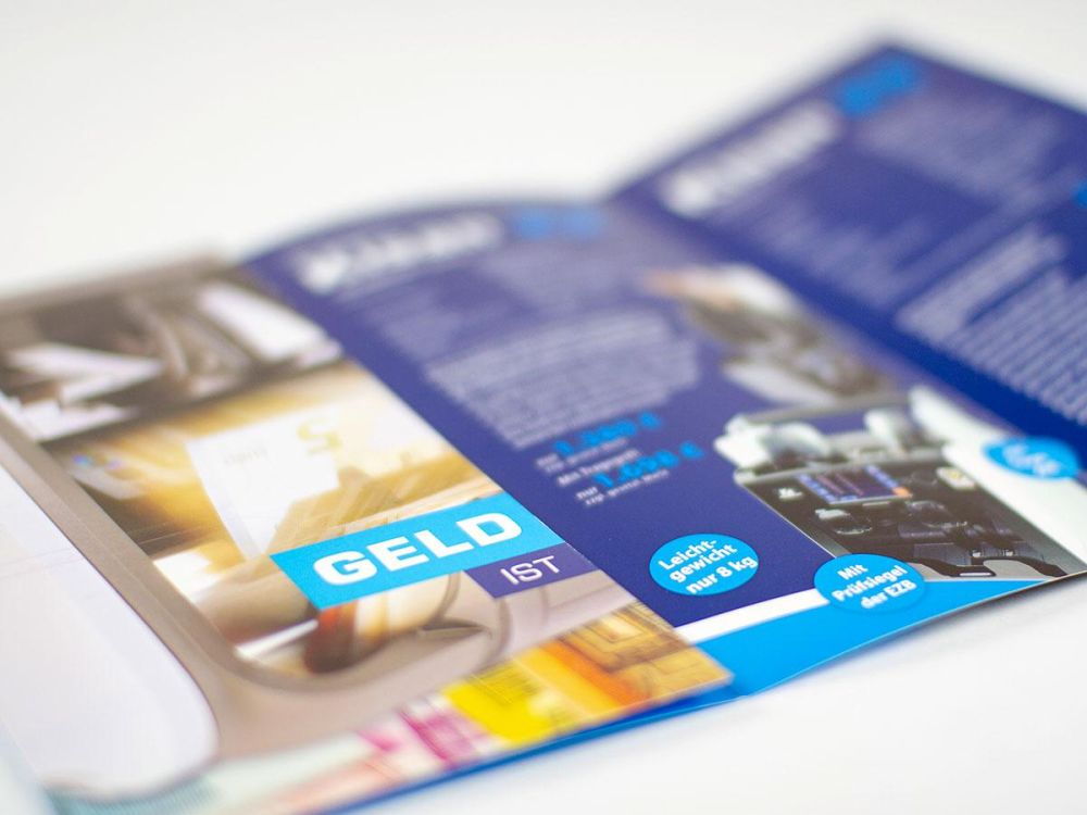 dreiteiliger Flyer für ECC