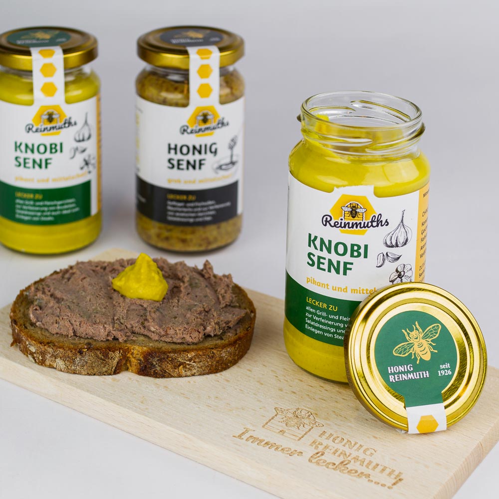 Honig und Knobi Senf angerichtet auf Leberwurst Brot