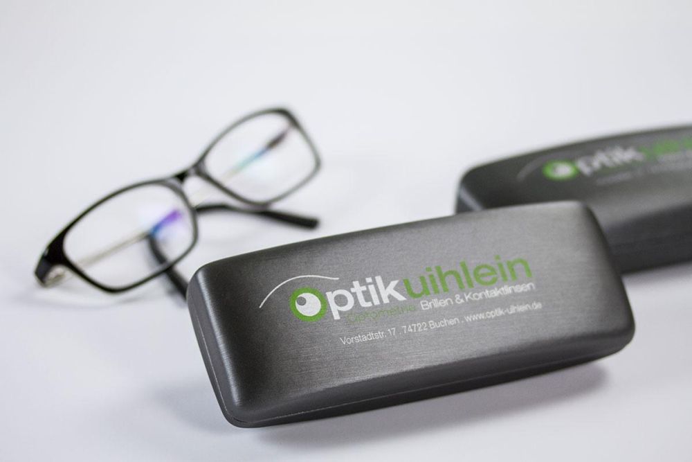 Schwarzes Hardcase Etui bedruckt für Optik Uihlein