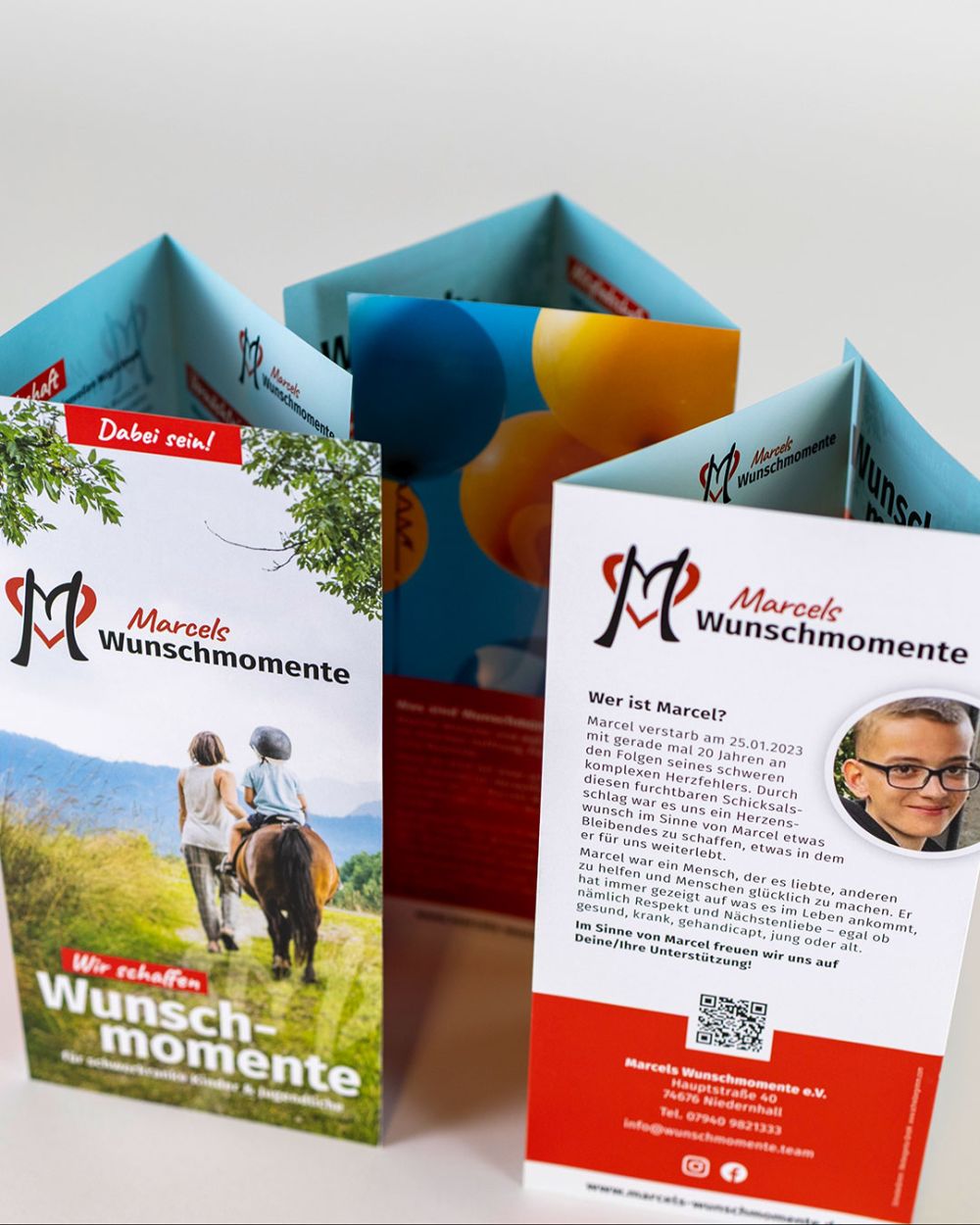 Dreiecks Flyer von oben fotografiert