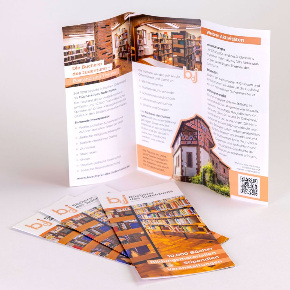 Flyer Bücherei des Judentums aufgestellt
