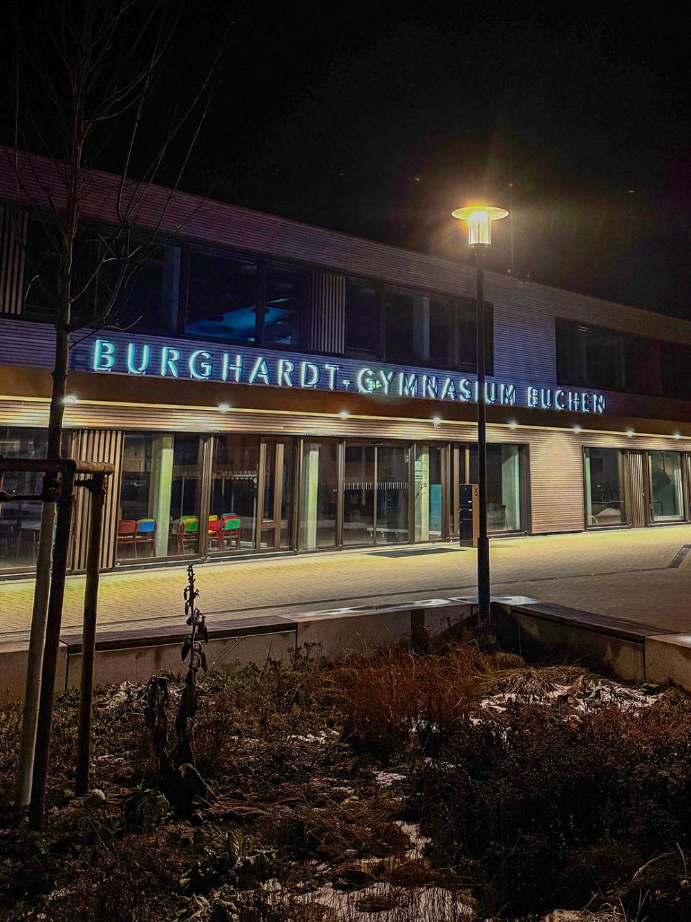 Leuchtschild am Eingang