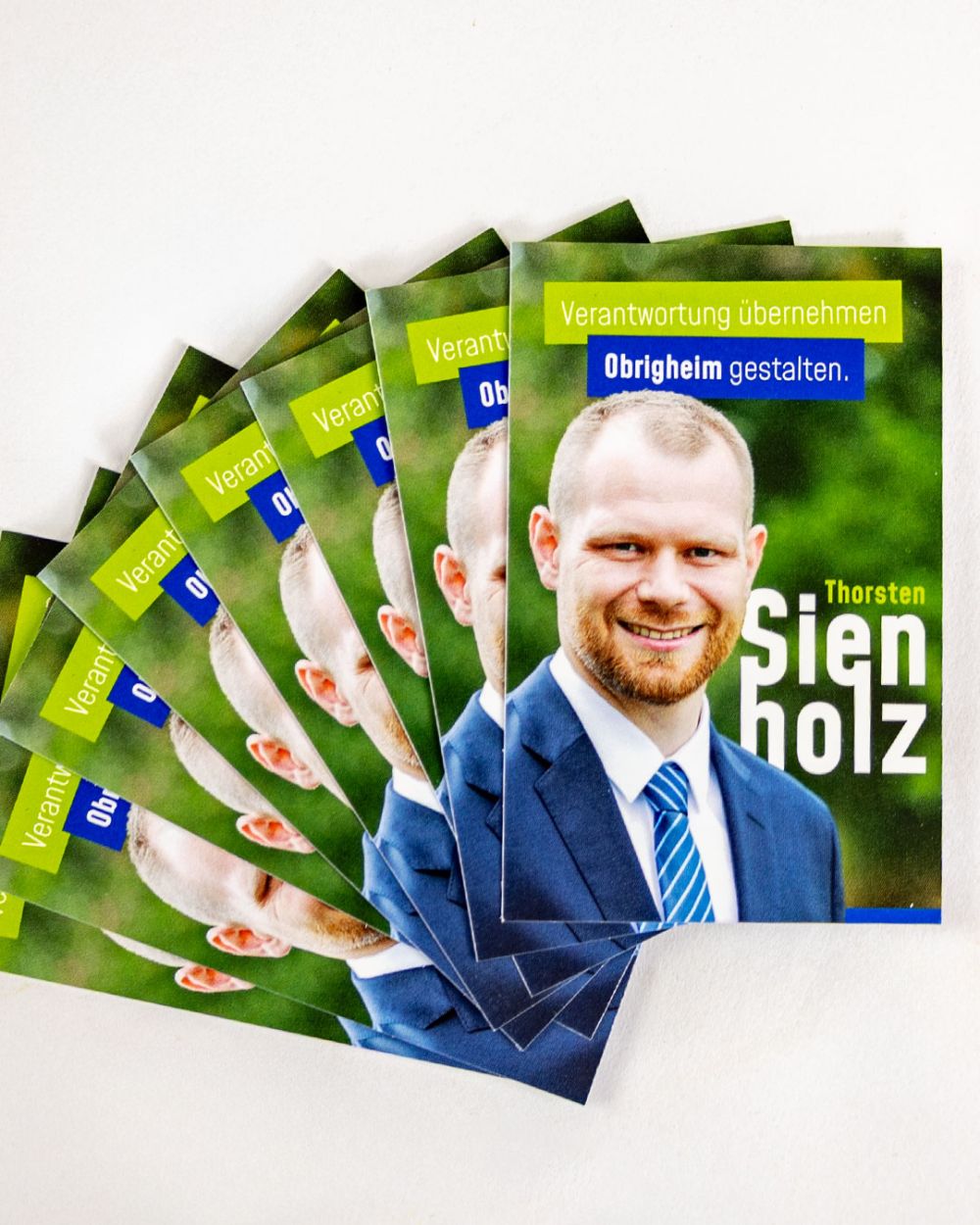 Mehrere Wahlprogramme aufgefächert