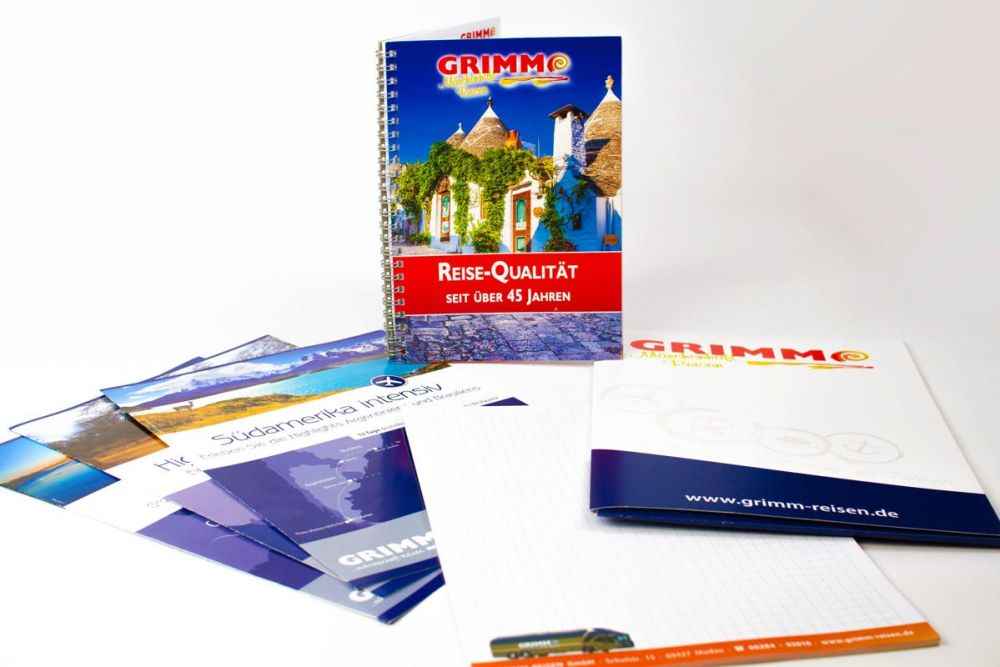 Briefpapier, Flyer und Kalender für GRIMM Reisen