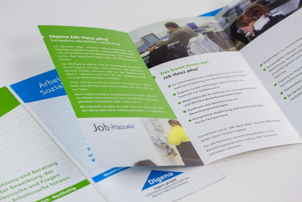 Dreiteilige Faltflyer für die Digeno