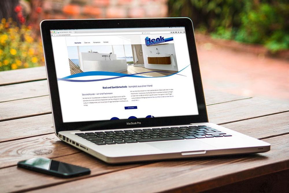 Henk Sanitärtechnik Webseite auf einem MacBook