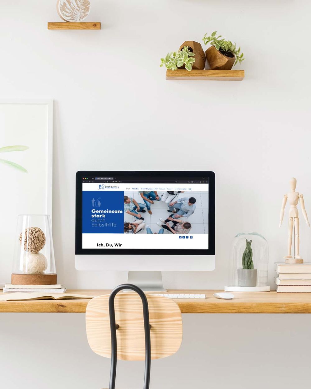 Webseite auf einem Mockup PC
