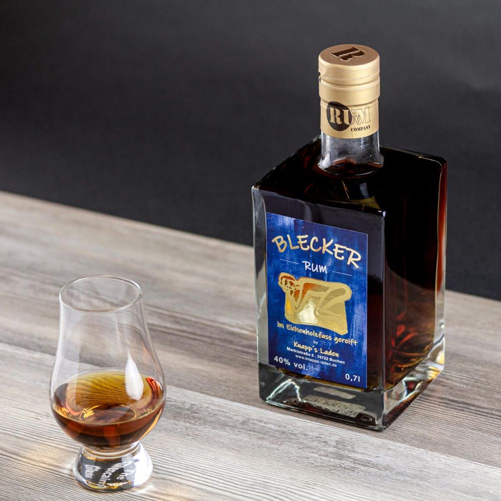 Blecker Rum mit blauem Etikett