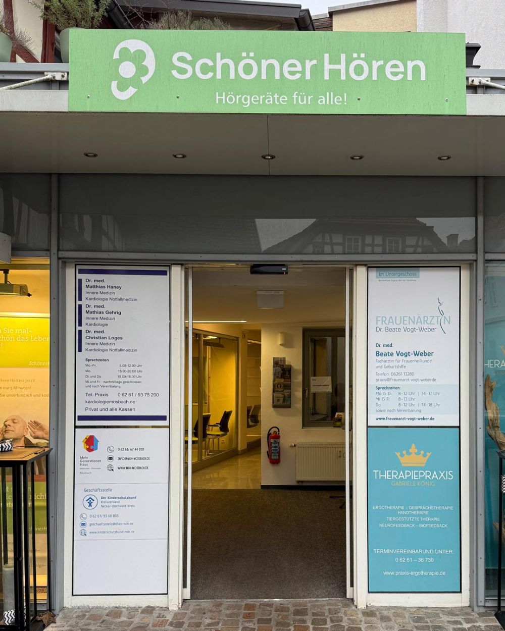 Außenbeklebung Frauenarztpraxis Vogt-Weber
