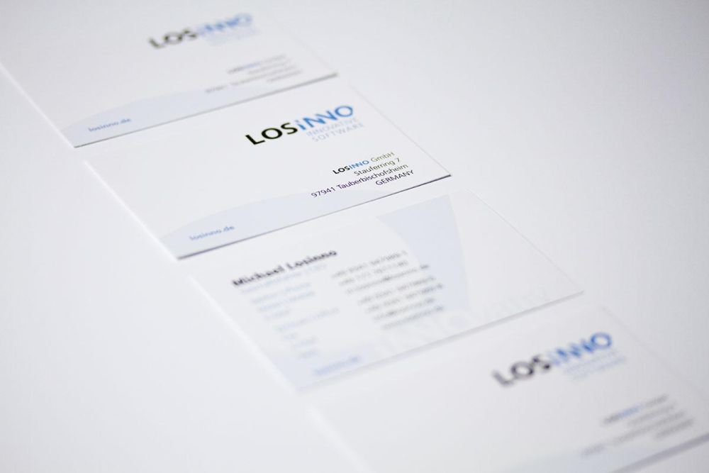 Vorder- und Rückseite von den Visitenkarten für Losinno