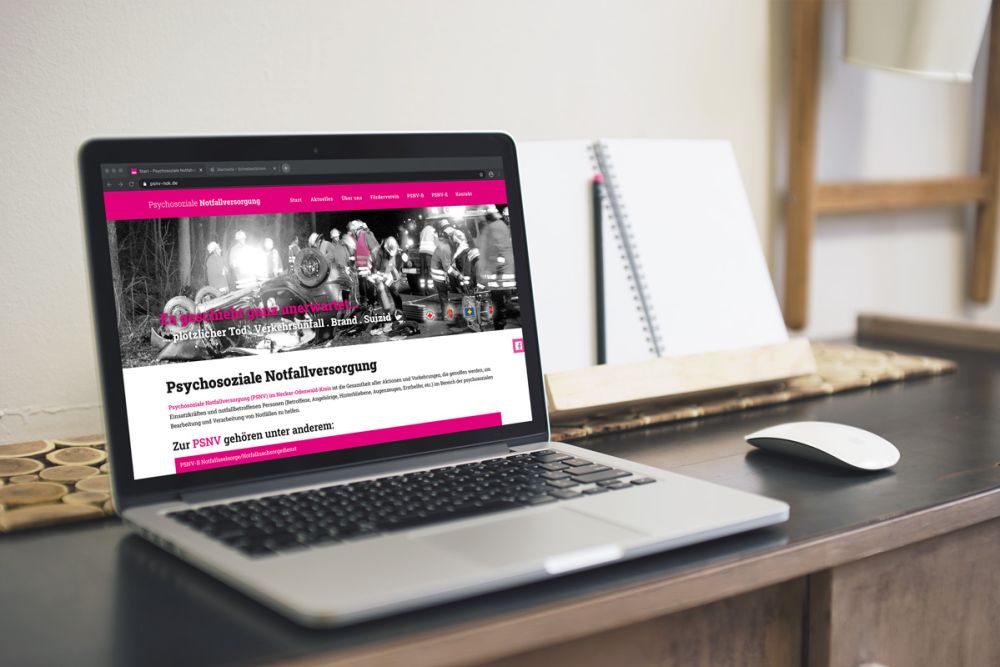 Webseite der PSNV NOK auf einem Laptop