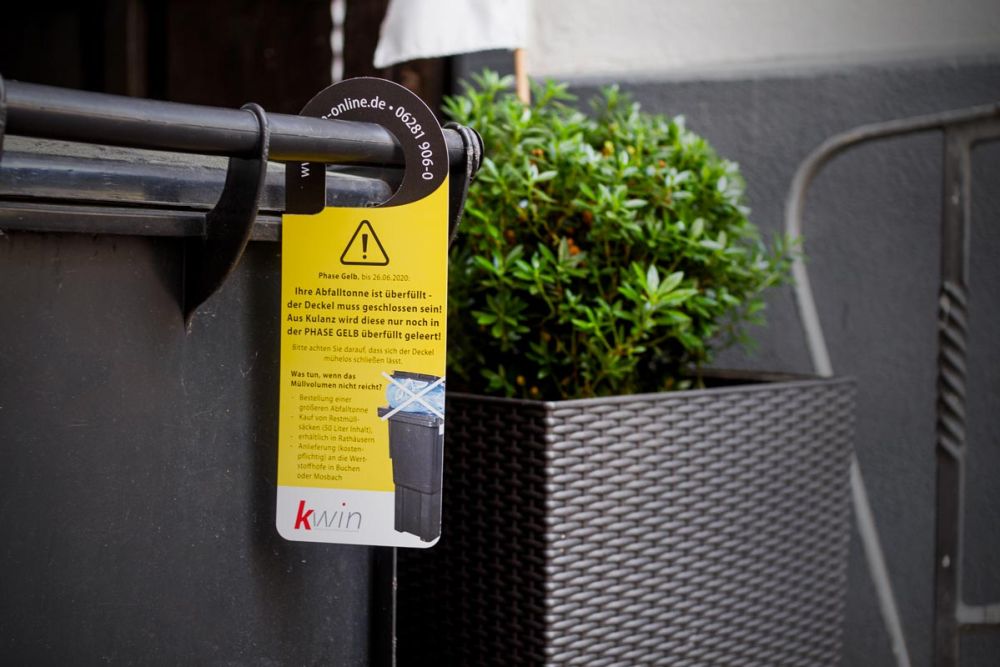 Mülltonnenanhänger gelb