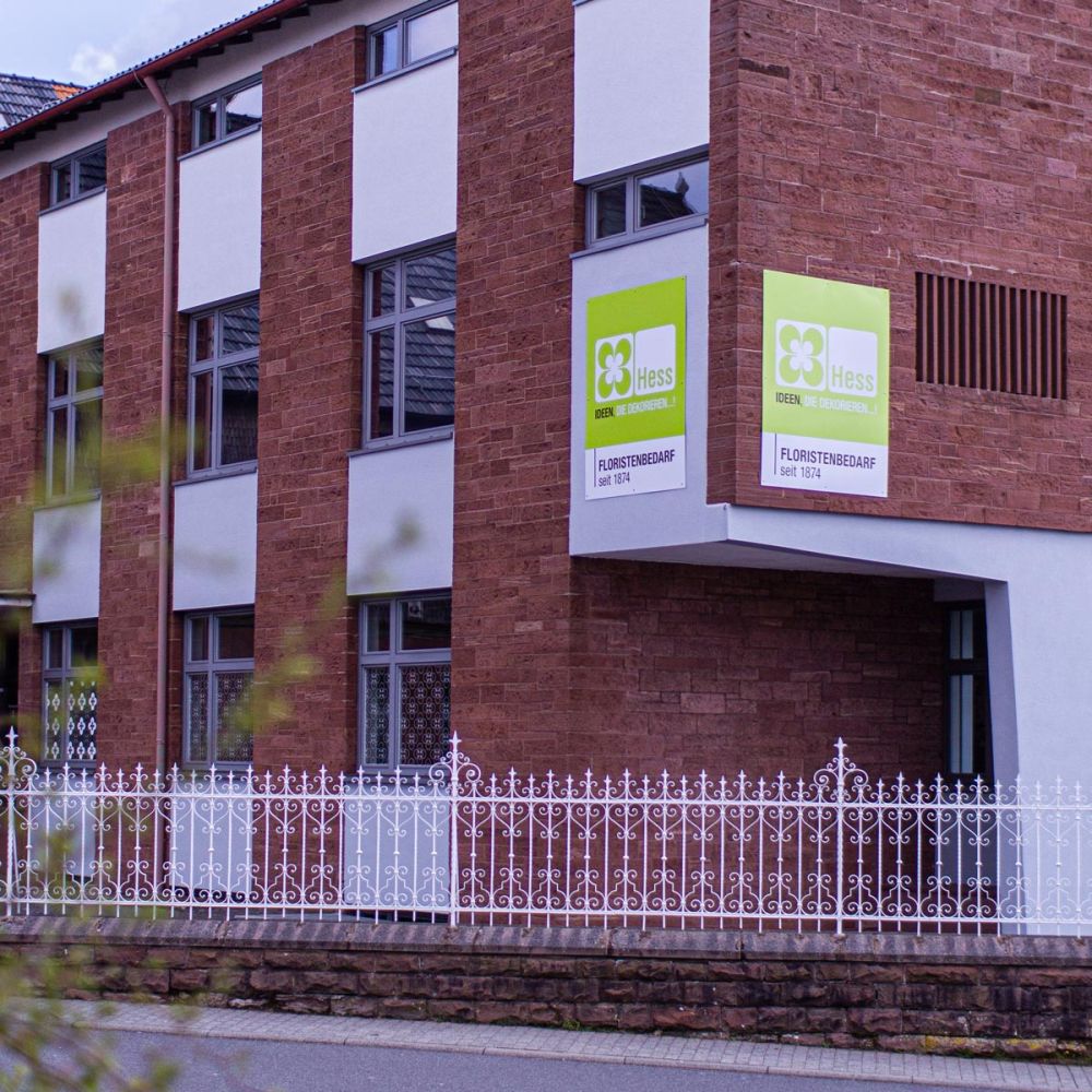 Beschilderung am Gebäude