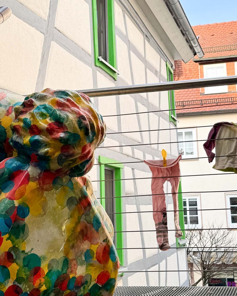 Blecker und aufgehängte Wäsche