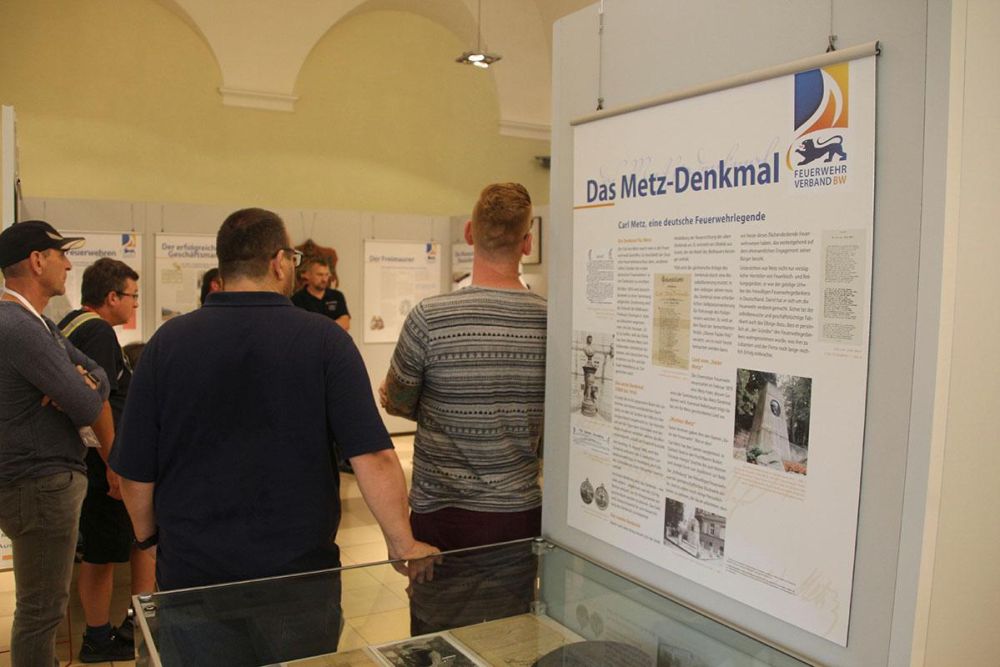Schilder zum Metz Denkmal
