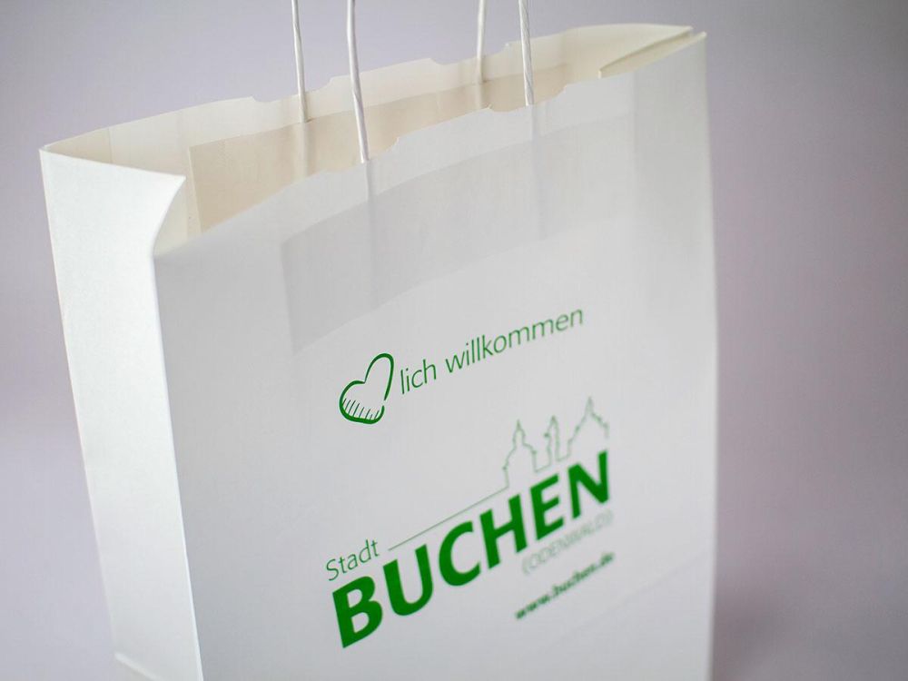Papiertüte in neuem Corporate Design