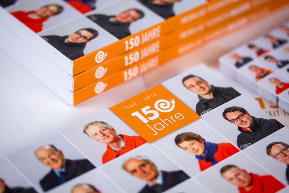 Jubiläumslogo für 150 Jahre Feuerwehr Buchen mit einem Schlauch Icon als Null